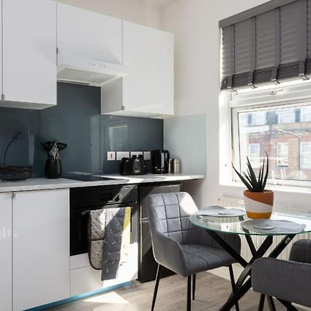 Studio Apt, 8 Min Walk From Tube 3 Londra Exterior foto
