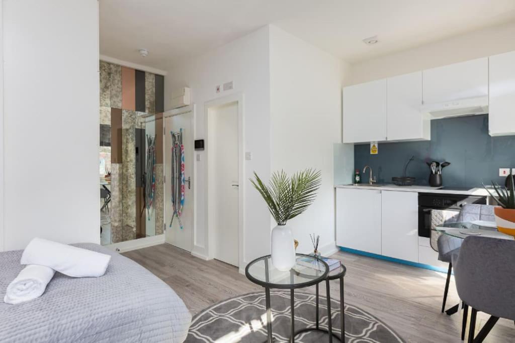Studio Apt, 8 Min Walk From Tube 3 Londra Exterior foto